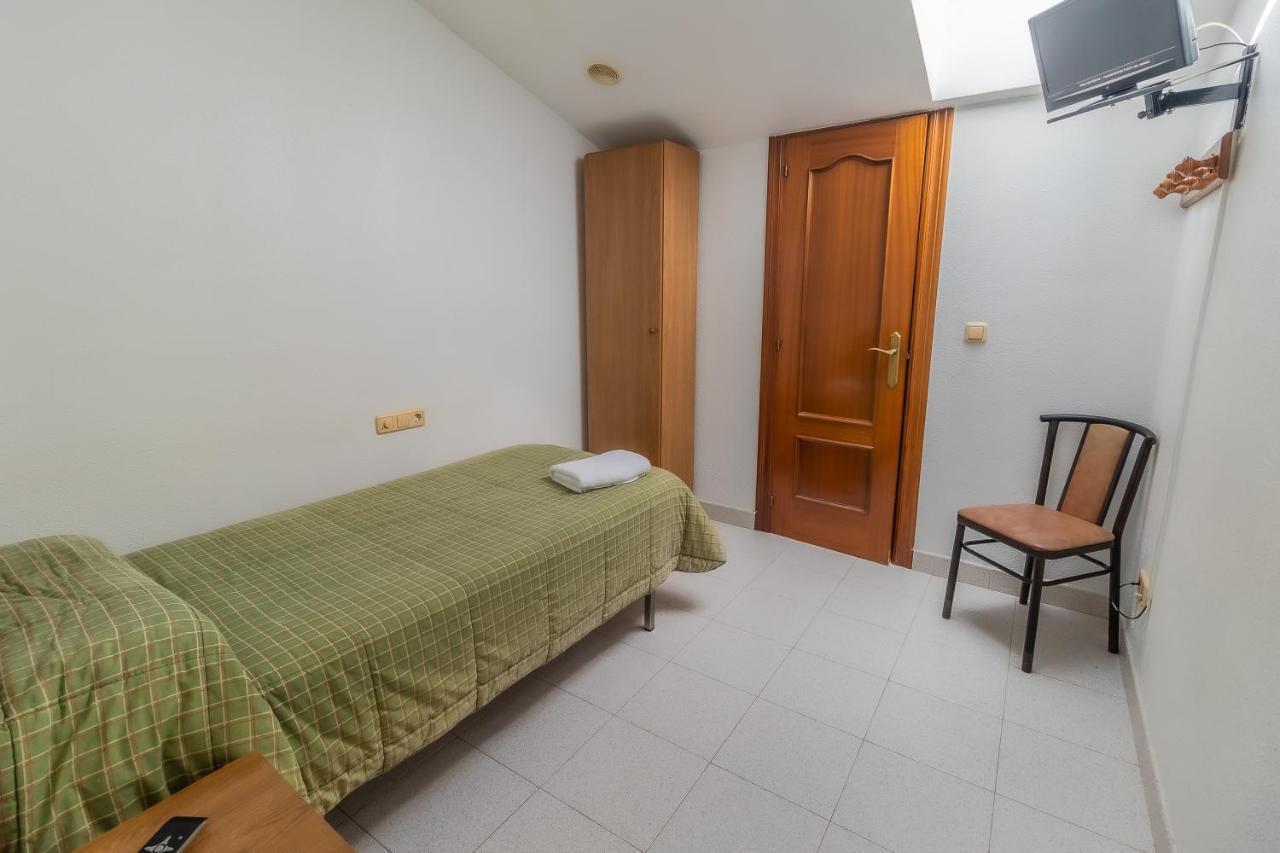 Hostal - Restaurante La Buena Villa By Vivere Stays Villalonquéjar Exteriér fotografie