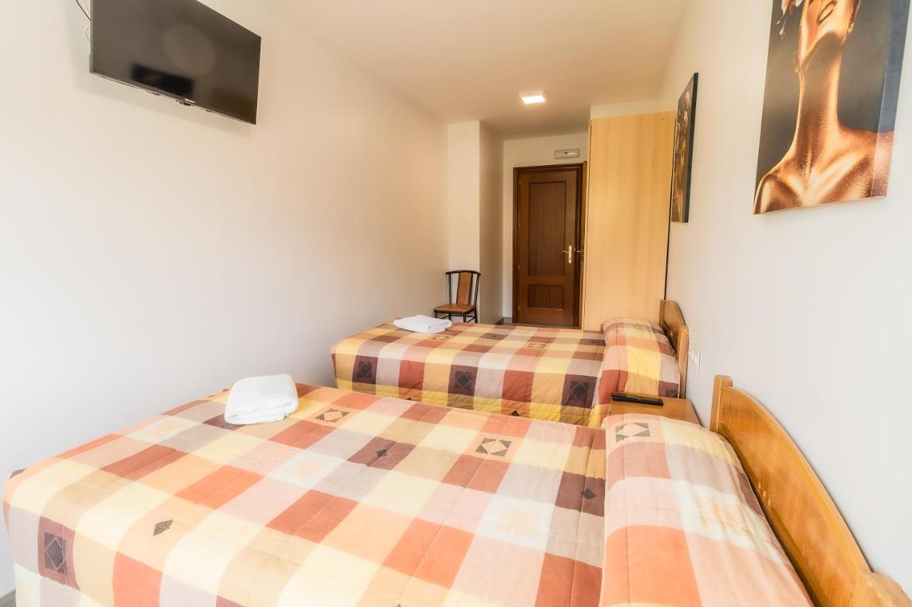 Hostal - Restaurante La Buena Villa By Vivere Stays Villalonquéjar Exteriér fotografie
