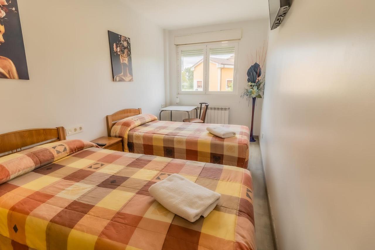 Hostal - Restaurante La Buena Villa By Vivere Stays Villalonquéjar Exteriér fotografie