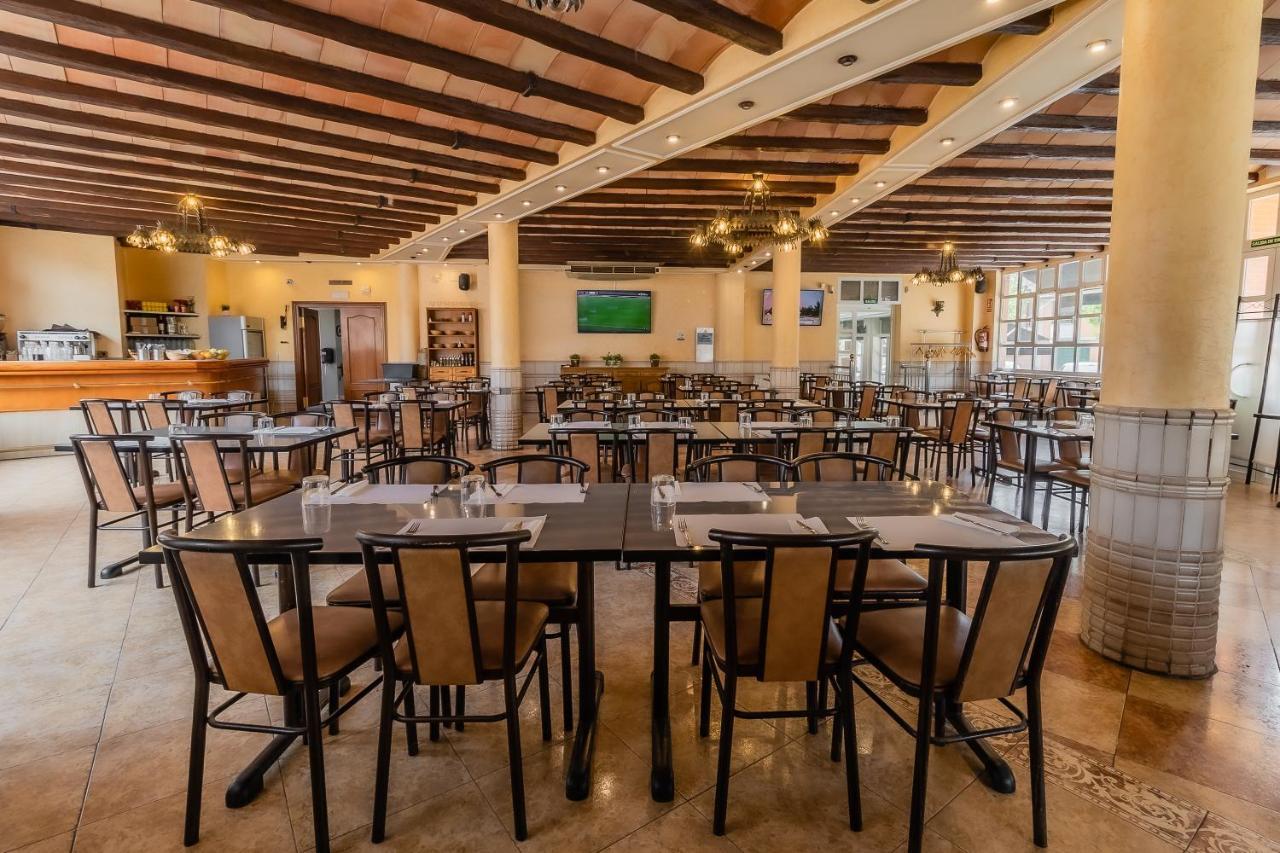 Hostal - Restaurante La Buena Villa By Vivere Stays Villalonquéjar Exteriér fotografie