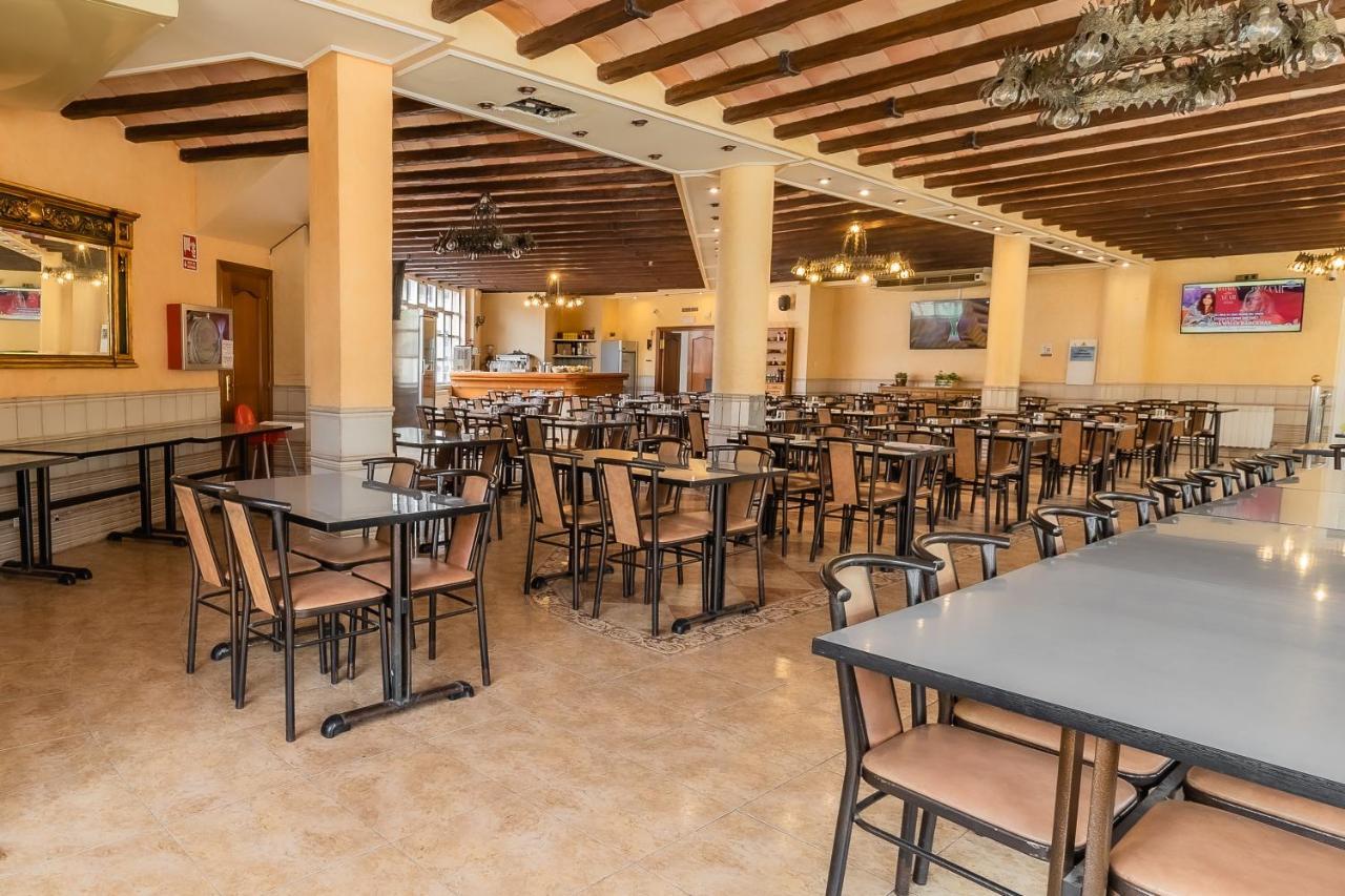Hostal - Restaurante La Buena Villa By Vivere Stays Villalonquéjar Exteriér fotografie